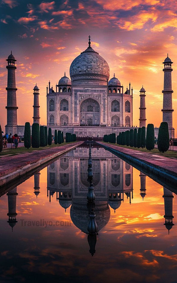 Reflection of Taj Mahal at sunset