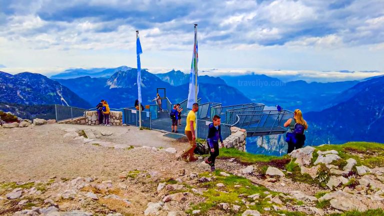 Hallstatt to 5 Fingers viewpoint in Austria with panoramic alpine views
